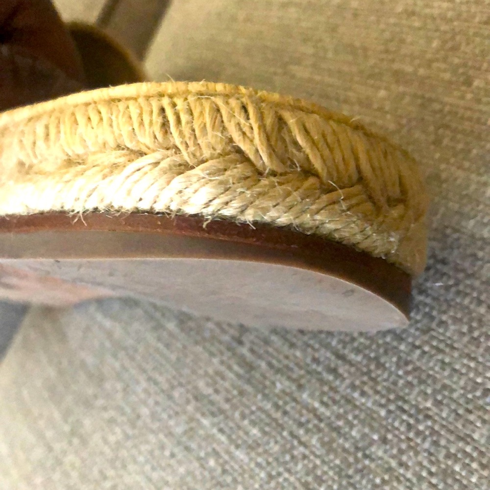 CHANEL SLIDES - Picture 6 of 11